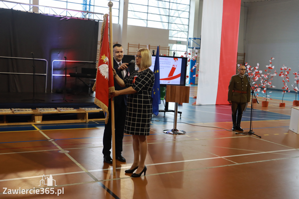 FOTORELACJA - Uroczystość Nadania Sztandaru Sp1 Poręba