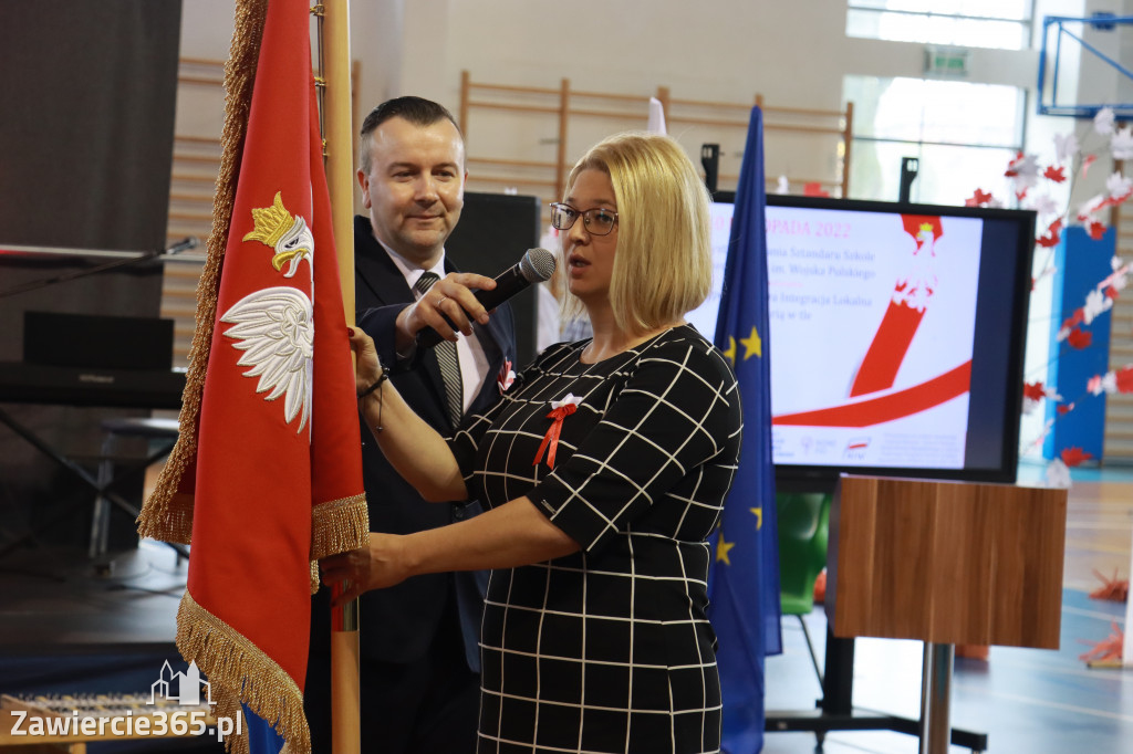 FOTORELACJA - Uroczystość Nadania Sztandaru Sp1 Poręba