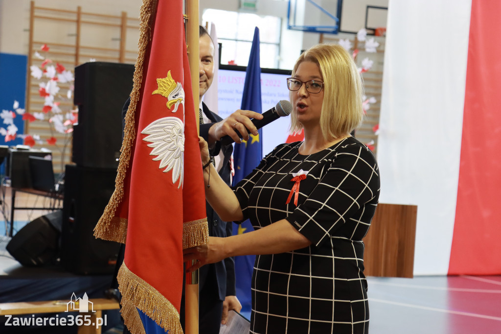 FOTORELACJA - Uroczystość Nadania Sztandaru Sp1 Poręba