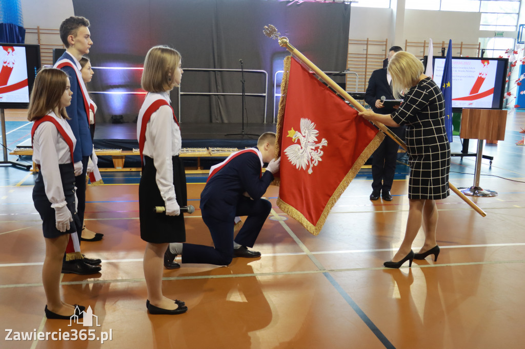 FOTORELACJA - Uroczystość Nadania Sztandaru Sp1 Poręba