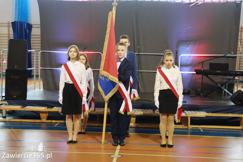 FOTORELACJA - Uroczystość Nadania Sztandaru Sp1 Poręba