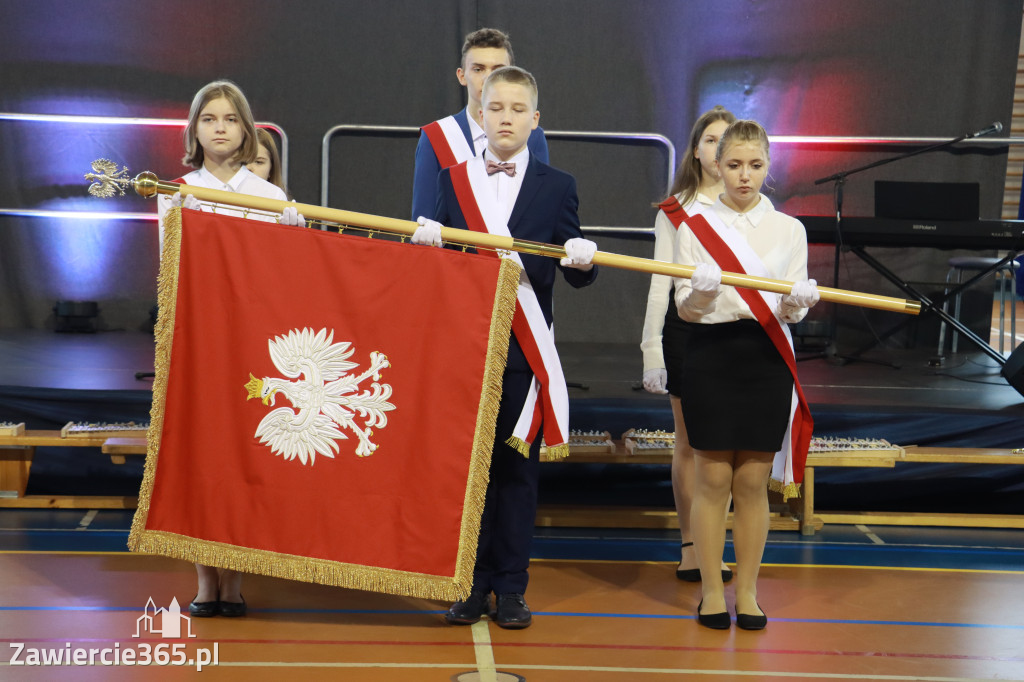 FOTORELACJA - Uroczystość Nadania Sztandaru Sp1 Poręba
