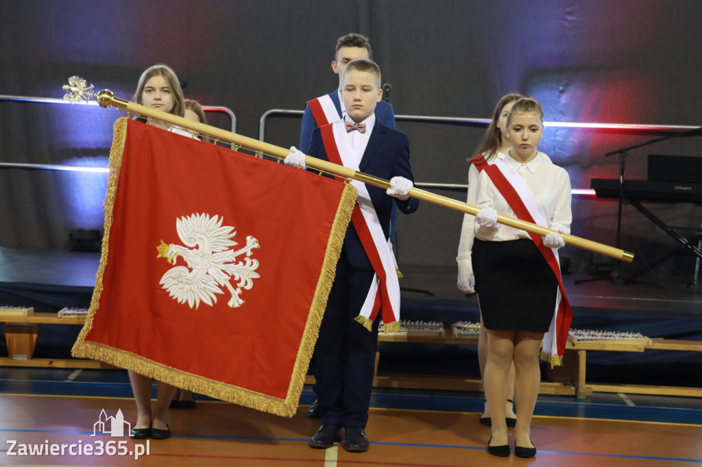 FOTORELACJA - Uroczystość Nadania Sztandaru Sp1 Poręba