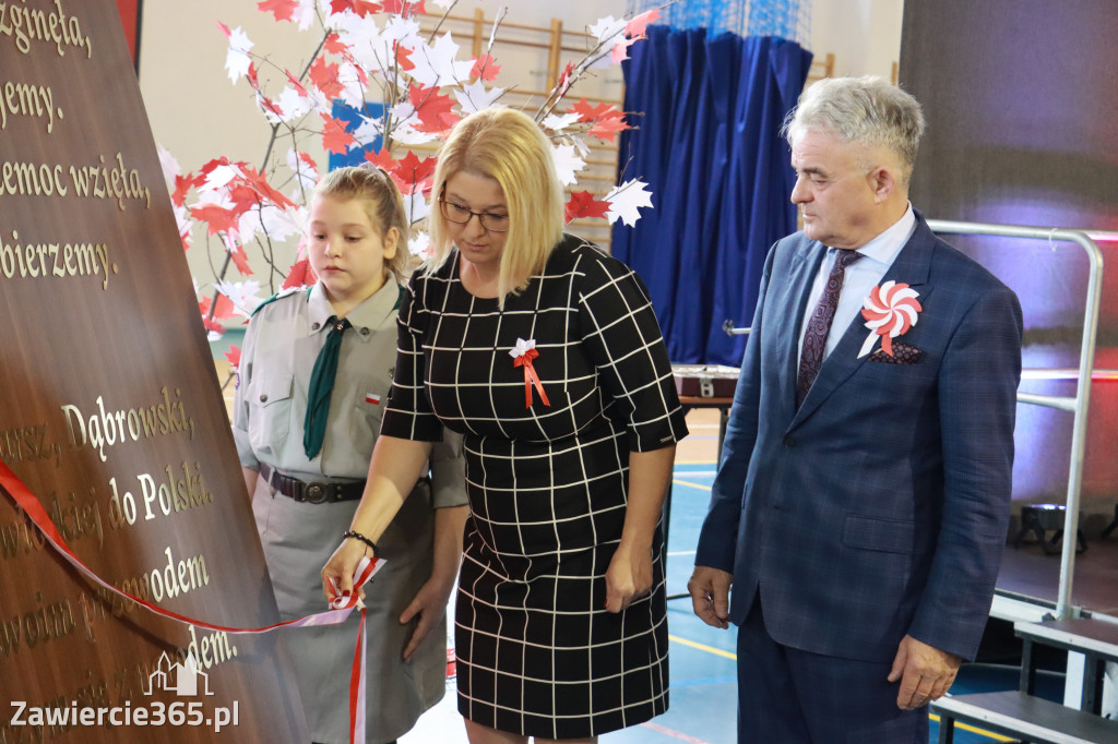 FOTORELACJA - Uroczystość Nadania Sztandaru Sp1 Poręba