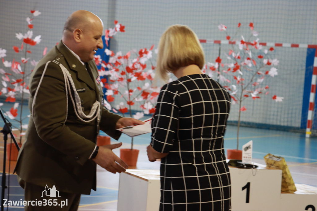 FOTORELACJA - Uroczystość Nadania Sztandaru Sp1 Poręba