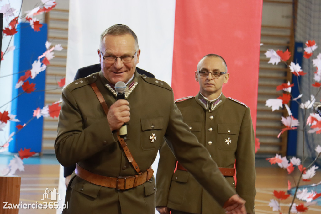 FOTORELACJA - Uroczystość Nadania Sztandaru Sp1 Poręba