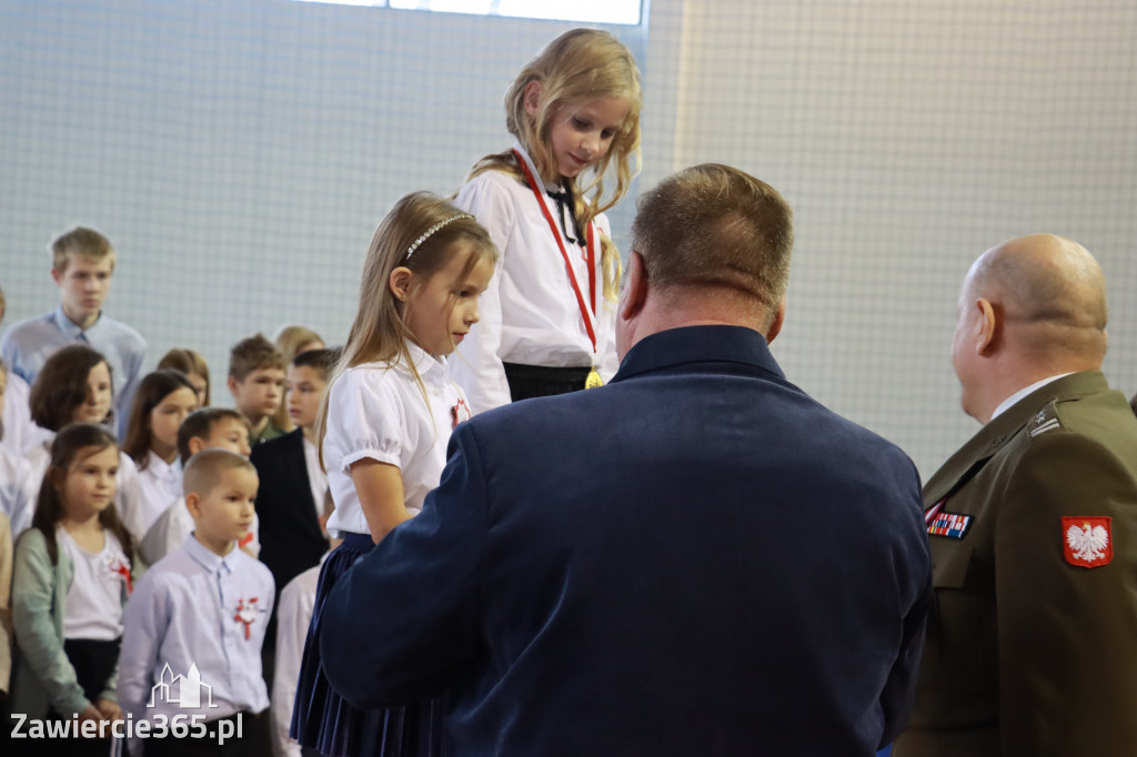 FOTORELACJA - Uroczystość Nadania Sztandaru Sp1 Poręba
