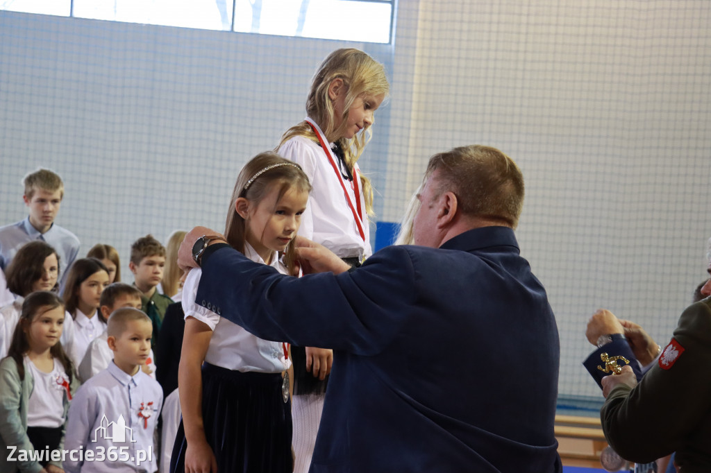 FOTORELACJA - Uroczystość Nadania Sztandaru Sp1 Poręba