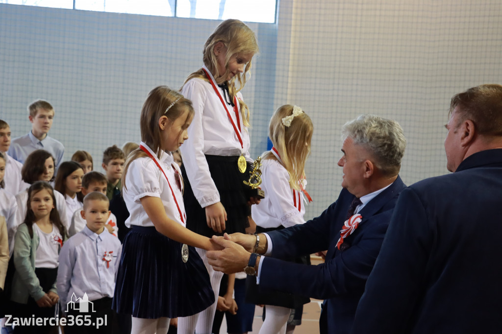 FOTORELACJA - Uroczystość Nadania Sztandaru Sp1 Poręba