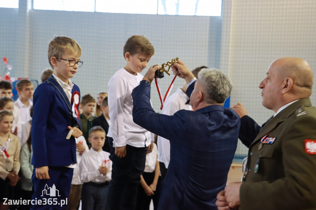 FOTORELACJA - Uroczystość Nadania Sztandaru Sp1 Poręba