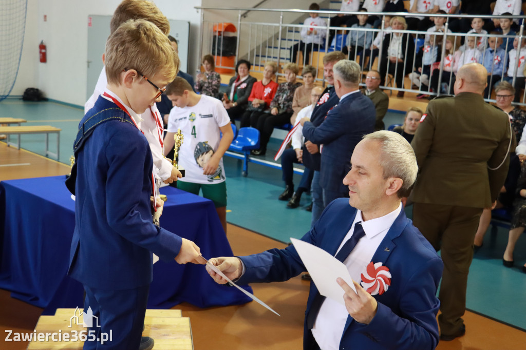 FOTORELACJA - Uroczystość Nadania Sztandaru Sp1 Poręba