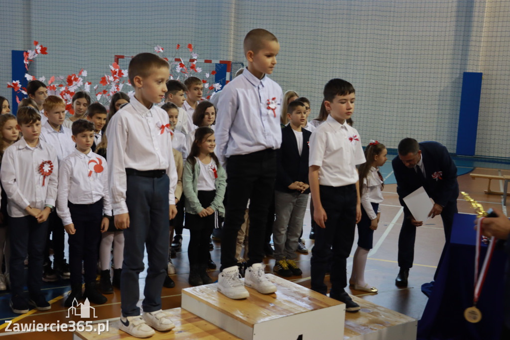 FOTORELACJA - Uroczystość Nadania Sztandaru Sp1 Poręba