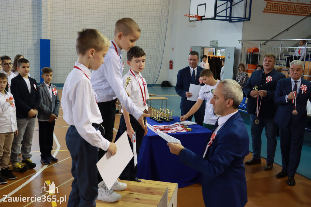 FOTORELACJA - Uroczystość Nadania Sztandaru Sp1 Poręba