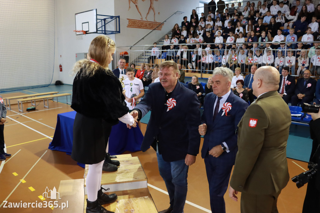 FOTORELACJA - Uroczystość Nadania Sztandaru Sp1 Poręba