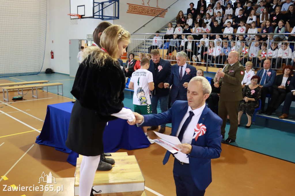 FOTORELACJA - Uroczystość Nadania Sztandaru Sp1 Poręba