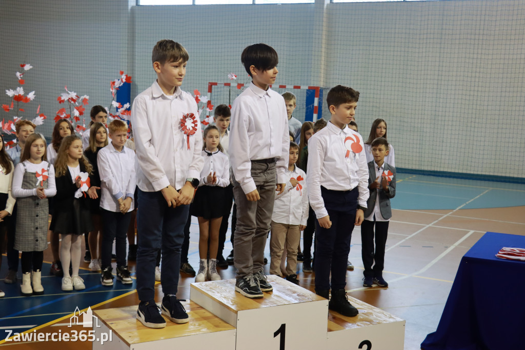 FOTORELACJA - Uroczystość Nadania Sztandaru Sp1 Poręba