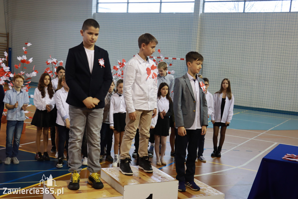 FOTORELACJA - Uroczystość Nadania Sztandaru Sp1 Poręba