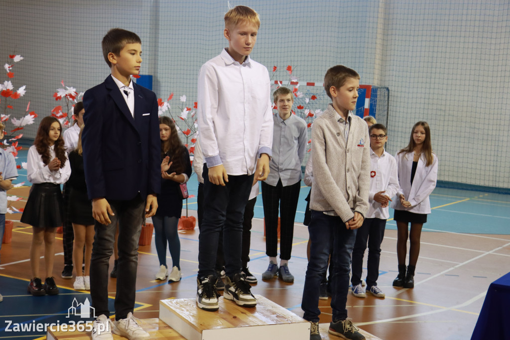 FOTORELACJA - Uroczystość Nadania Sztandaru Sp1 Poręba