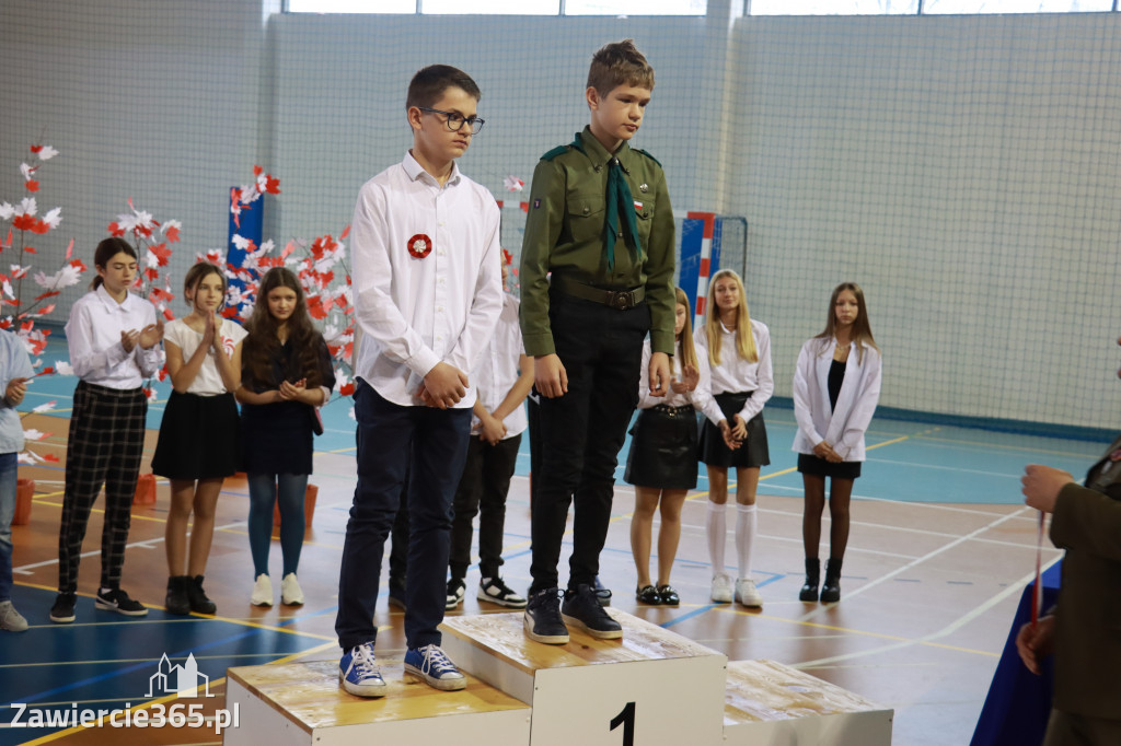FOTORELACJA - Uroczystość Nadania Sztandaru Sp1 Poręba