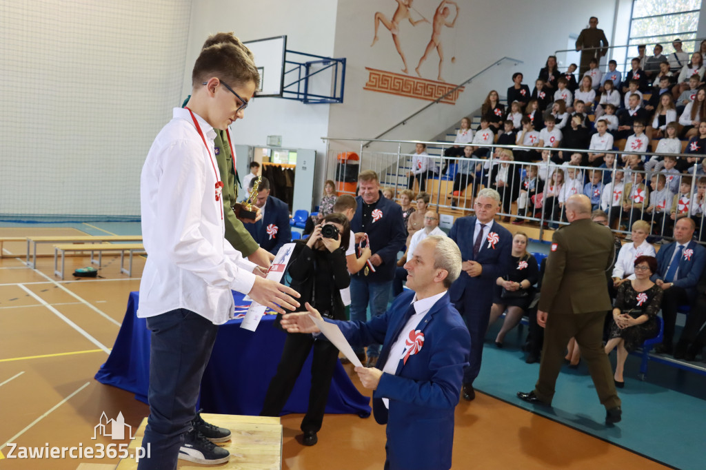 FOTORELACJA - Uroczystość Nadania Sztandaru Sp1 Poręba