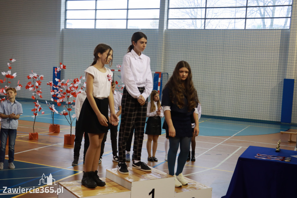 FOTORELACJA - Uroczystość Nadania Sztandaru Sp1 Poręba
