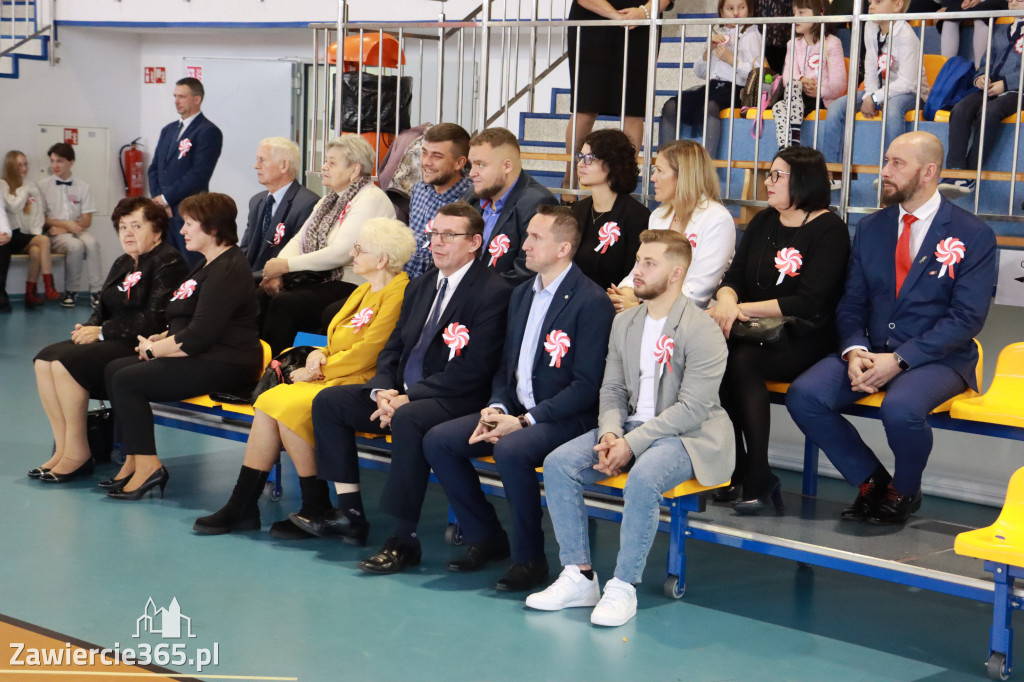 FOTORELACJA - Uroczystość Nadania Sztandaru Sp1 Poręba