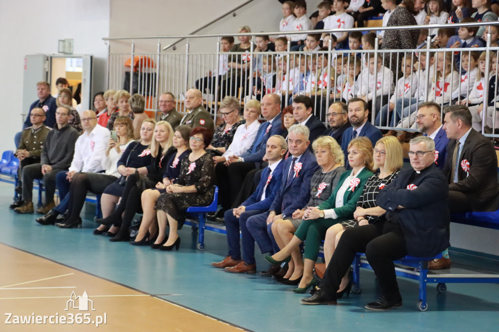FOTORELACJA - Uroczystość Nadania Sztandaru Sp1 Poręba