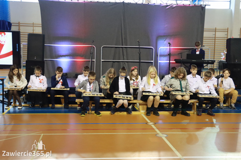 FOTORELACJA - Uroczystość Nadania Sztandaru Sp1 Poręba