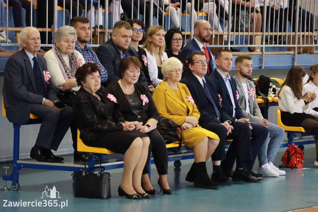 FOTORELACJA - Uroczystość Nadania Sztandaru Sp1 Poręba