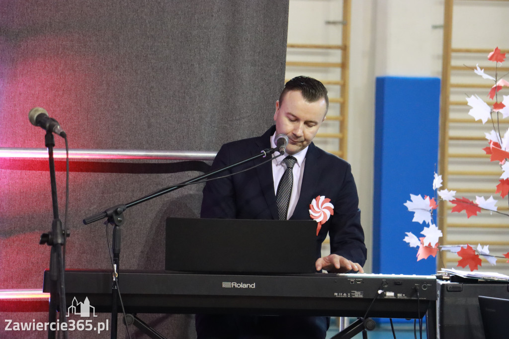 FOTORELACJA - Uroczystość Nadania Sztandaru Sp1 Poręba