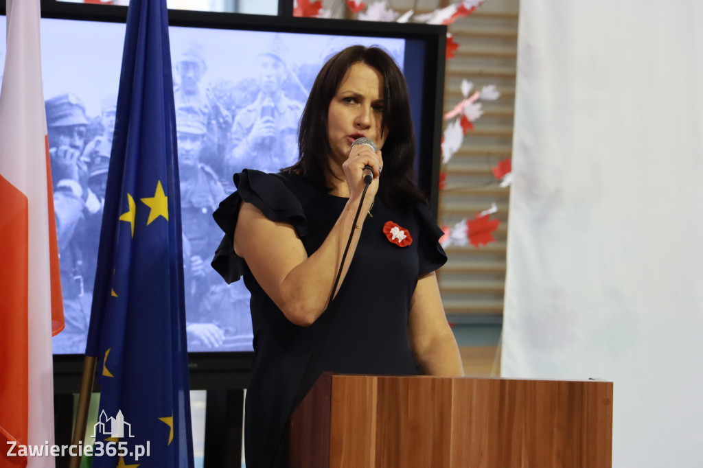 FOTORELACJA - Uroczystość Nadania Sztandaru Sp1 Poręba