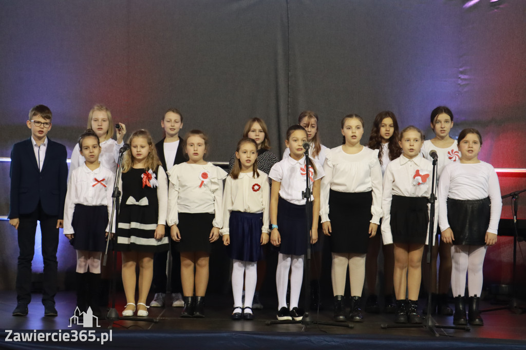 FOTORELACJA - Uroczystość Nadania Sztandaru Sp1 Poręba