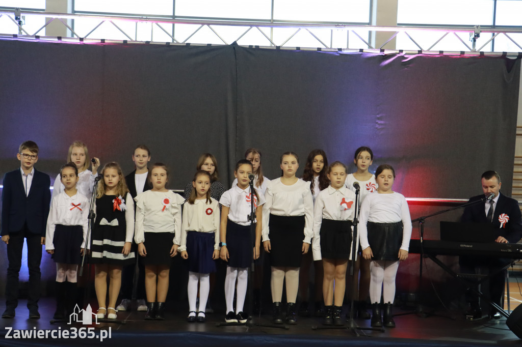 FOTORELACJA - Uroczystość Nadania Sztandaru Sp1 Poręba