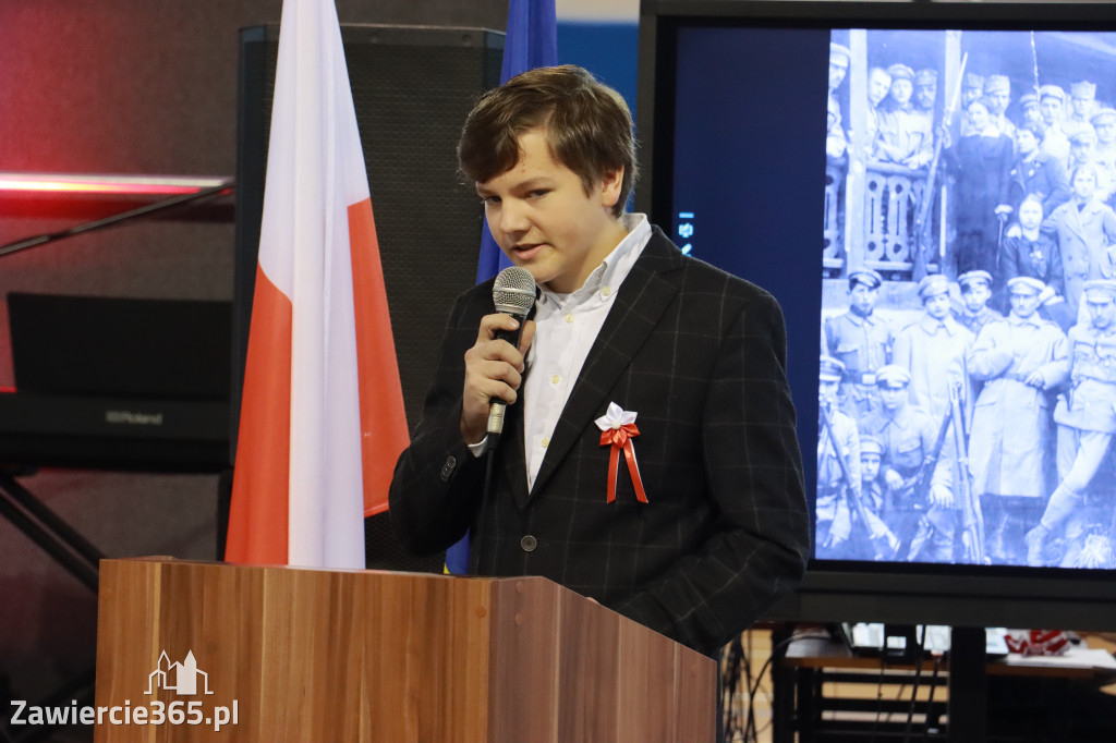 FOTORELACJA - Uroczystość Nadania Sztandaru Sp1 Poręba