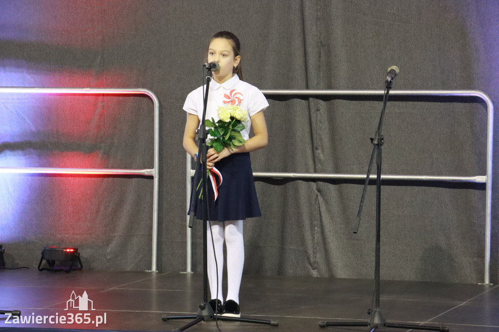 FOTORELACJA - Uroczystość Nadania Sztandaru Sp1 Poręba
