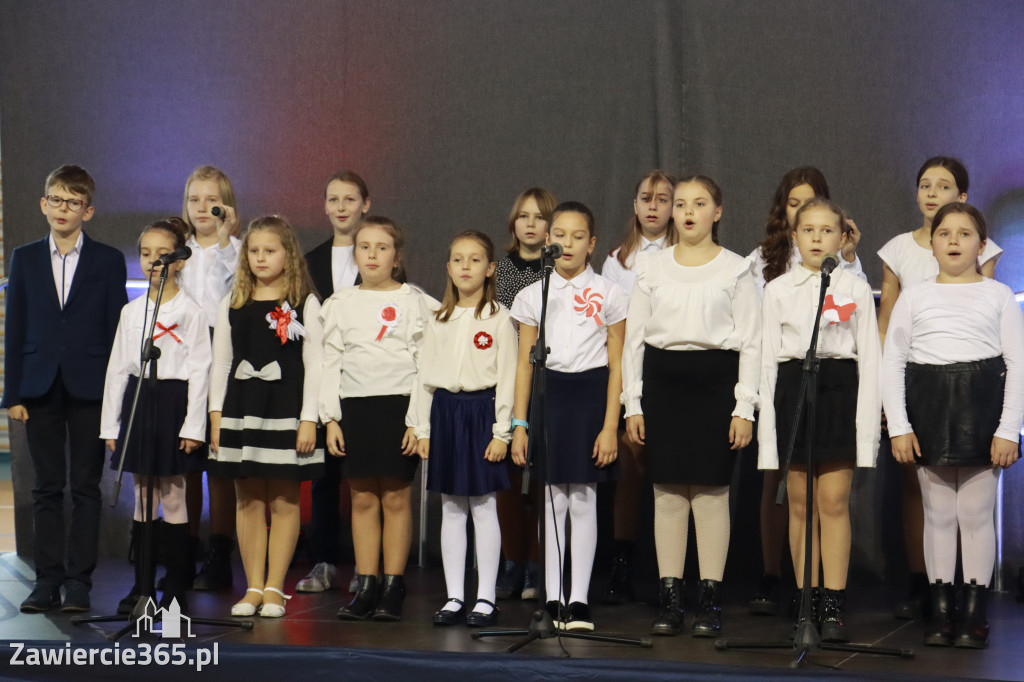 FOTORELACJA - Uroczystość Nadania Sztandaru Sp1 Poręba