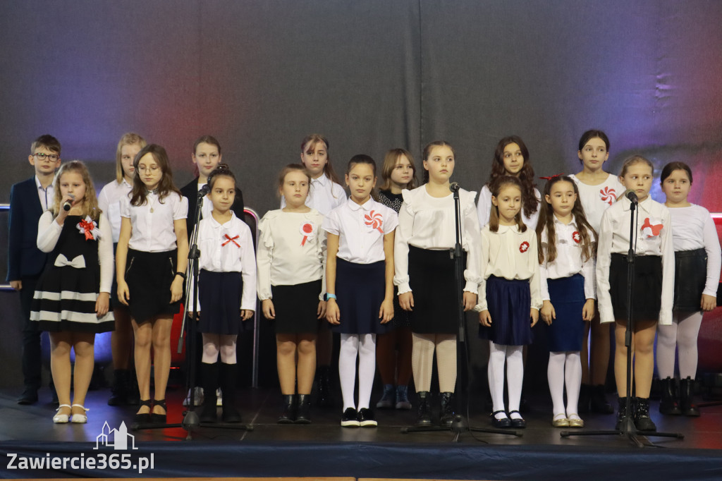 FOTORELACJA - Uroczystość Nadania Sztandaru Sp1 Poręba