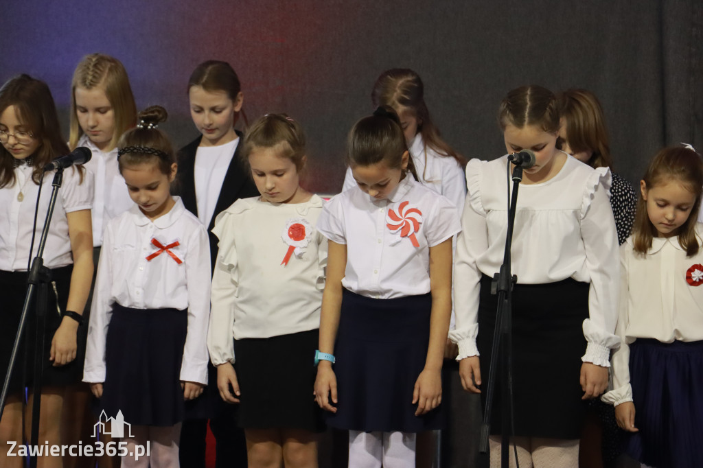FOTORELACJA - Uroczystość Nadania Sztandaru Sp1 Poręba