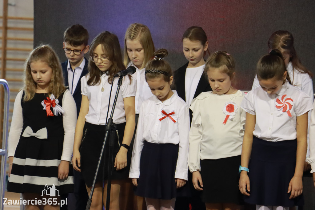FOTORELACJA - Uroczystość Nadania Sztandaru Sp1 Poręba