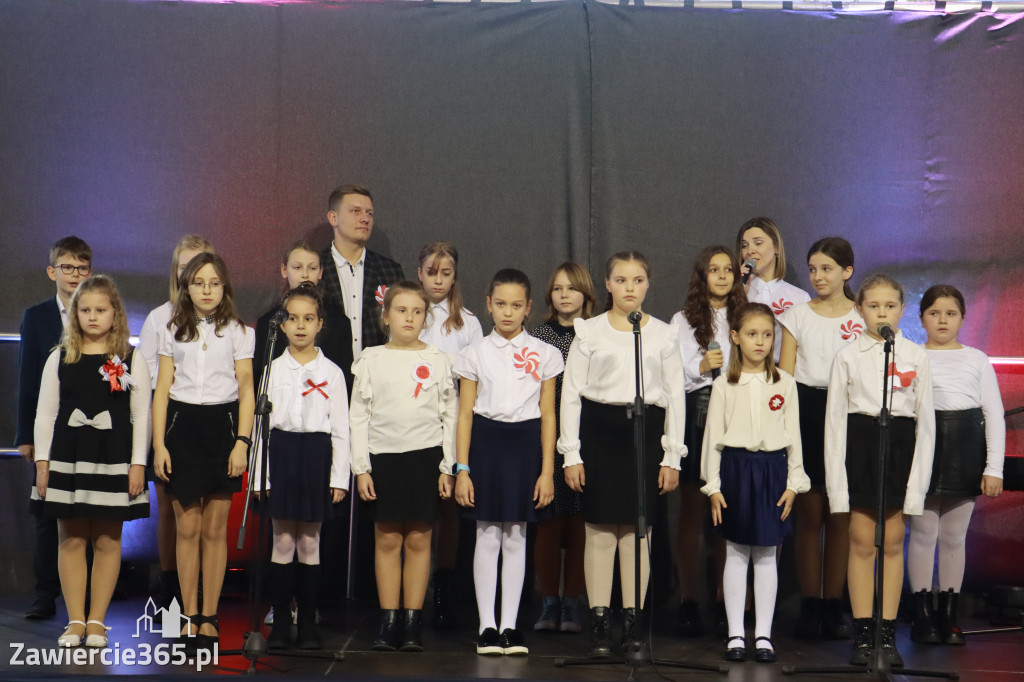 FOTORELACJA - Uroczystość Nadania Sztandaru Sp1 Poręba