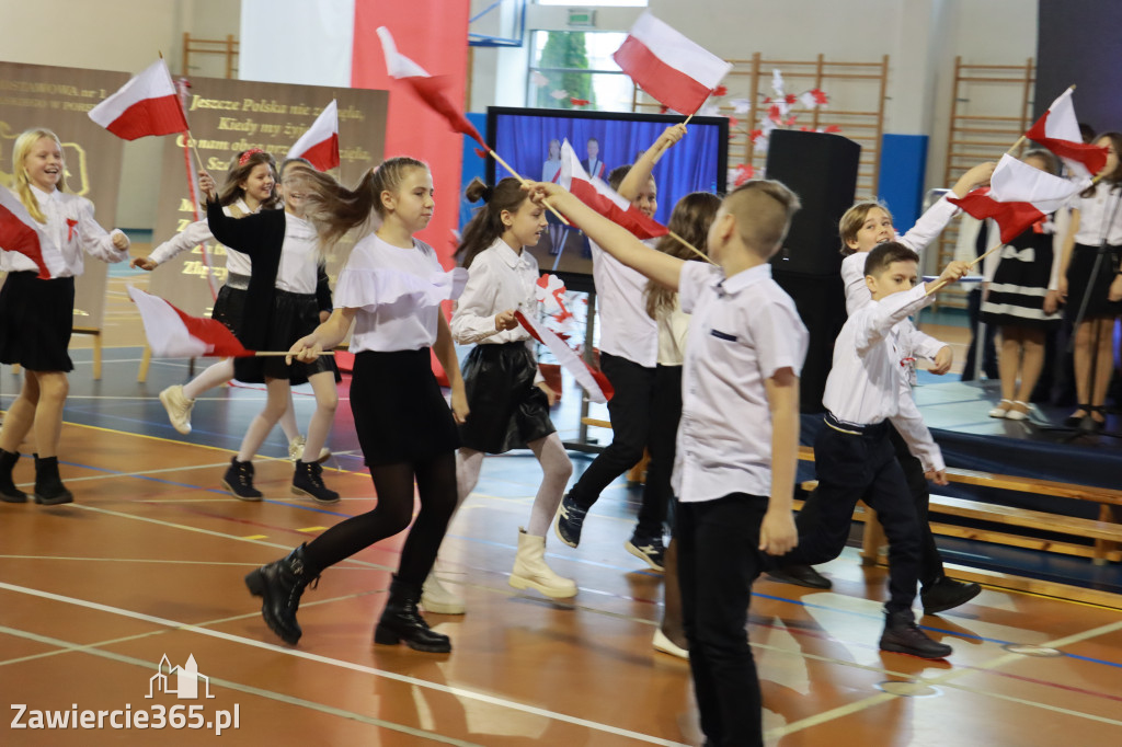 FOTORELACJA - Uroczystość Nadania Sztandaru Sp1 Poręba