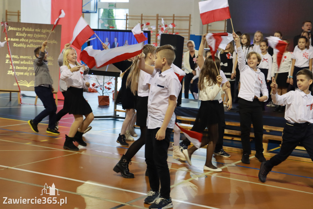 FOTORELACJA - Uroczystość Nadania Sztandaru Sp1 Poręba
