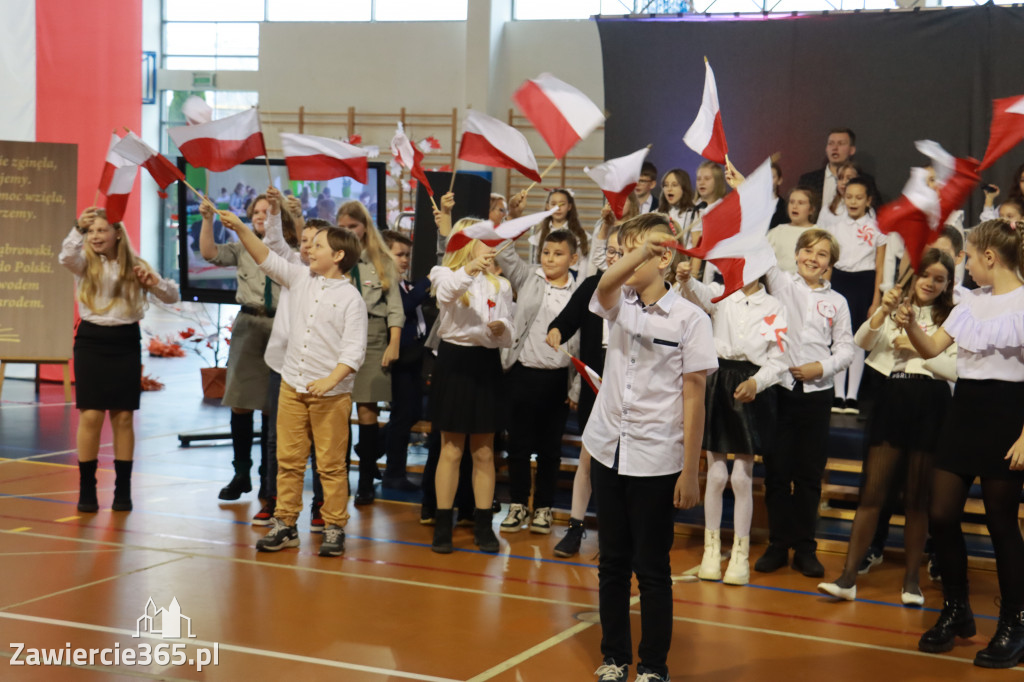 FOTORELACJA - Uroczystość Nadania Sztandaru Sp1 Poręba