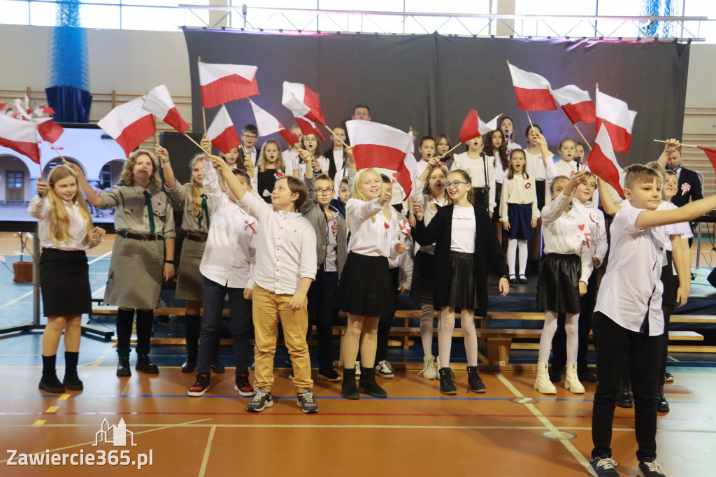 FOTORELACJA - Uroczystość Nadania Sztandaru Sp1 Poręba