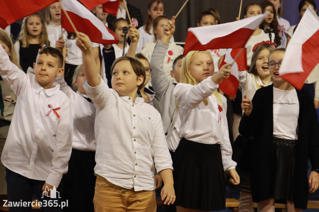 FOTORELACJA - Uroczystość Nadania Sztandaru Sp1 Poręba