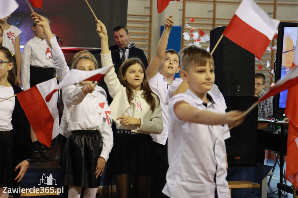 FOTORELACJA - Uroczystość Nadania Sztandaru Sp1 Poręba