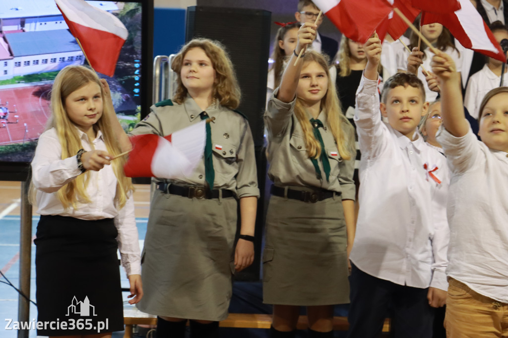 FOTORELACJA - Uroczystość Nadania Sztandaru Sp1 Poręba