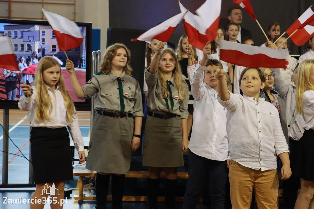 FOTORELACJA - Uroczystość Nadania Sztandaru Sp1 Poręba