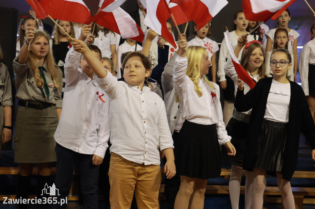 FOTORELACJA - Uroczystość Nadania Sztandaru Sp1 Poręba