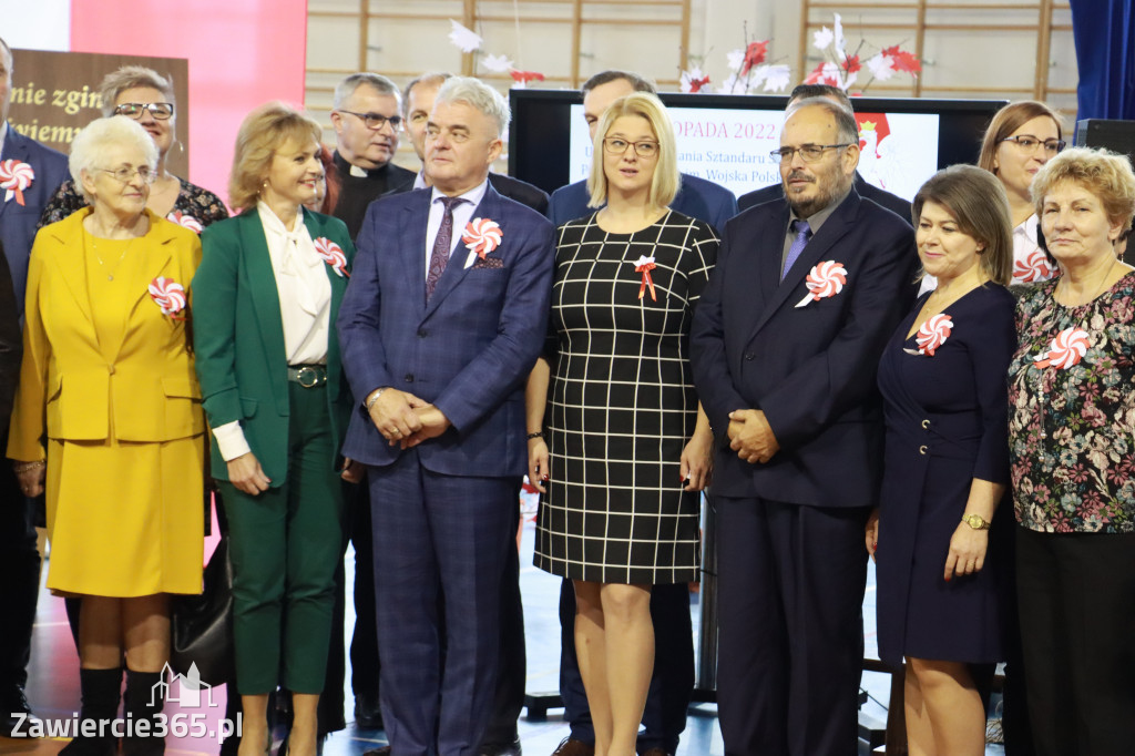 FOTORELACJA - Uroczystość Nadania Sztandaru Sp1 Poręba